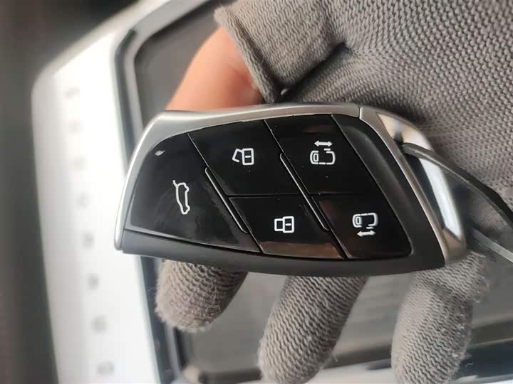 Фото 9 - Maxus Mifa 7