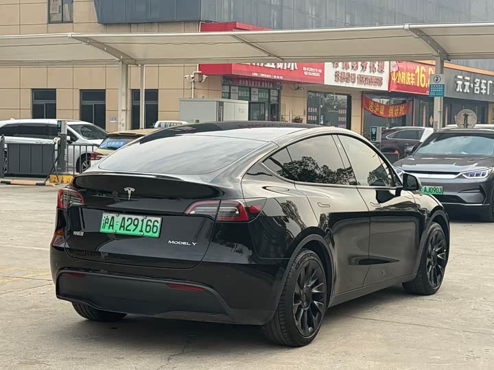 Фото 5 - Tesla Model Y