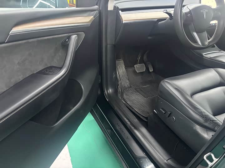 Фото 6 - Tesla Model Y