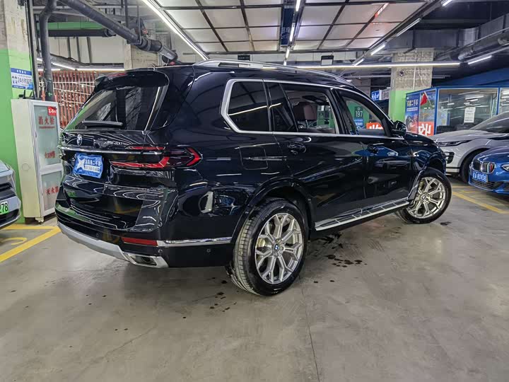 Фото 6 - BMW X7