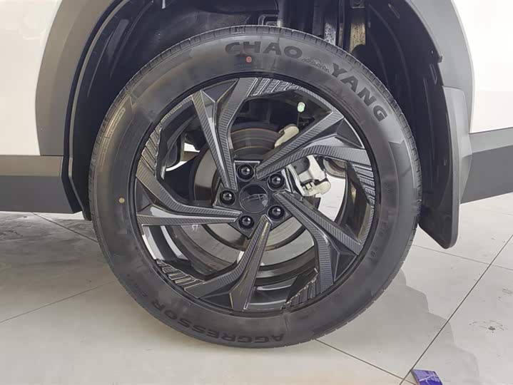 Фото 6 - Geely Atlas