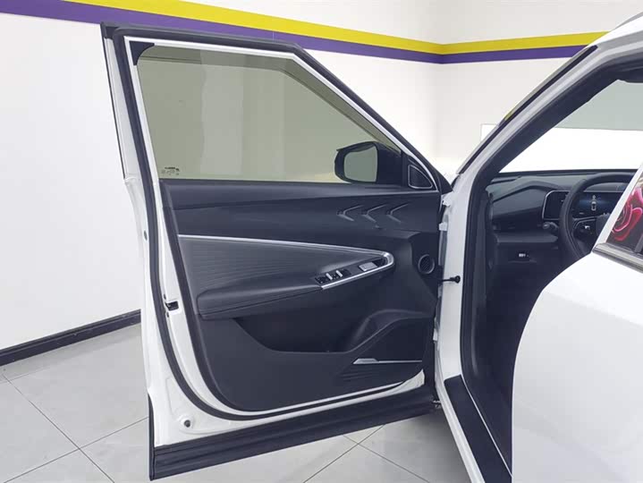 Фото 7 - Geely Atlas