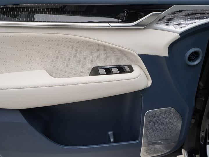 Фото 5 - Zeekr 009