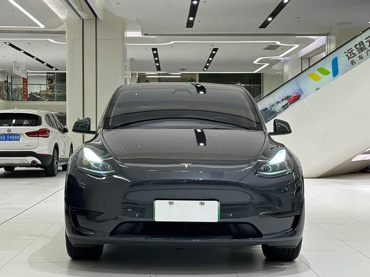 Фото 2 - Tesla Model Y