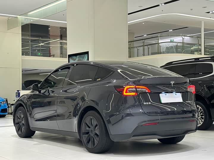 Фото 5 - Tesla Model Y