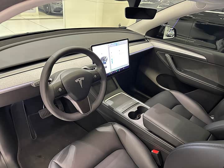 Фото 6 - Tesla Model Y