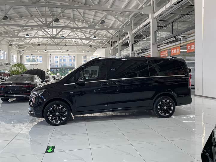 Фото 3 - Mercedes-Benz V-Class