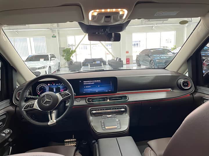 Фото 8 - Mercedes-Benz V-Class