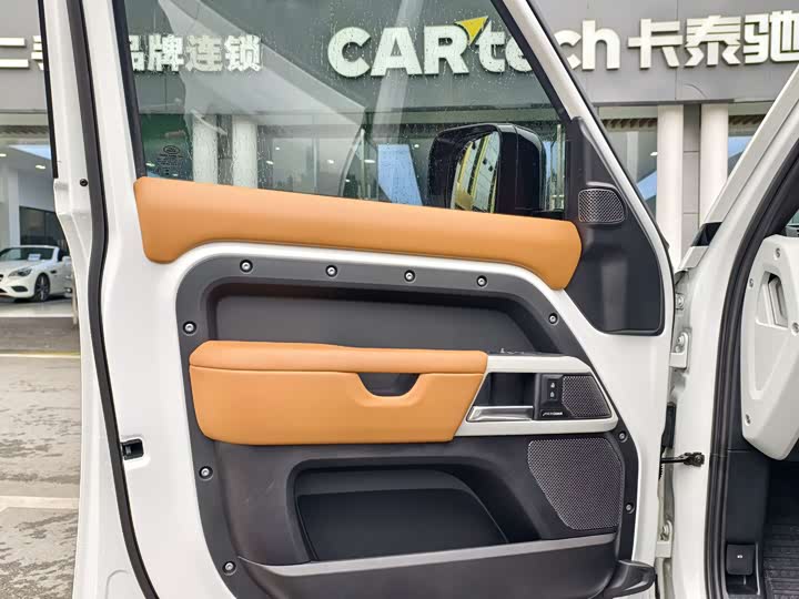 Фото 8 - Land Rover Defender