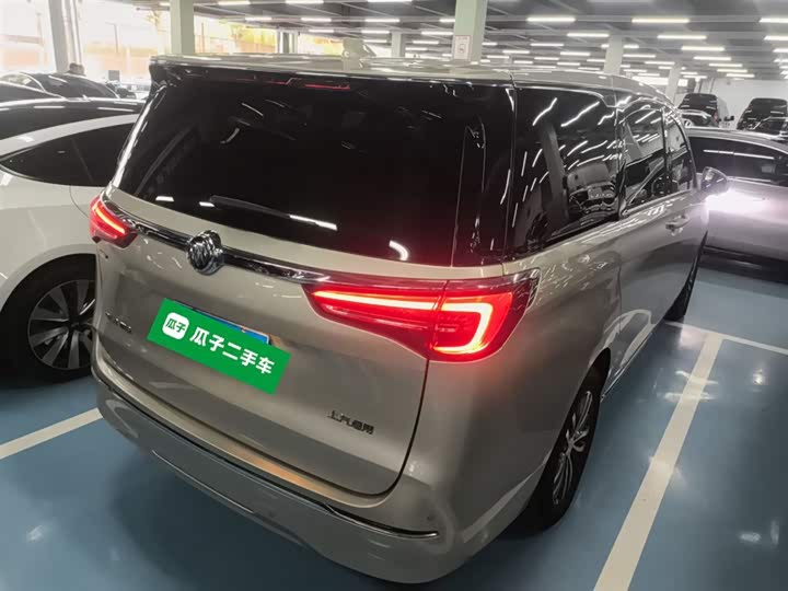 Фото 7 - Buick GL8 ES