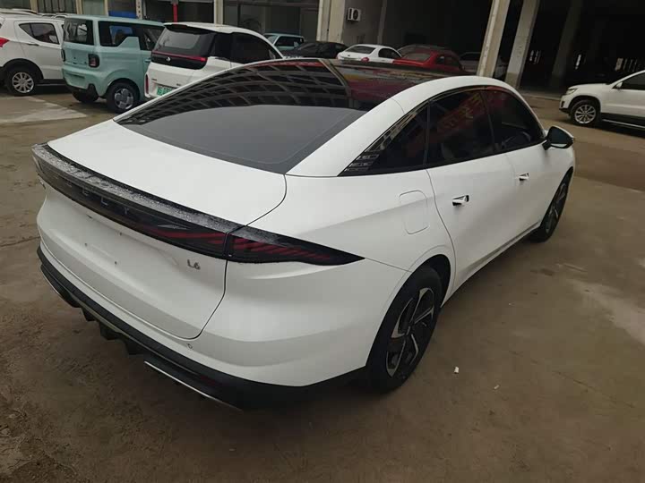 Фото 7 - Geely Galaxy L6