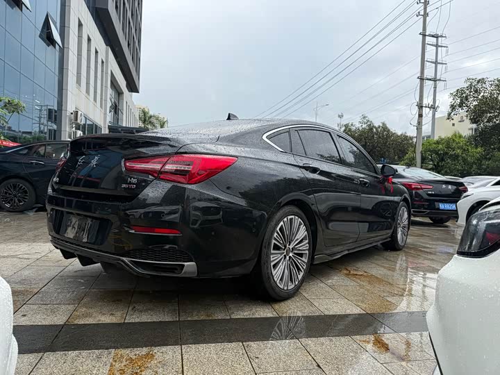 Фото 3 - Hongqi H5