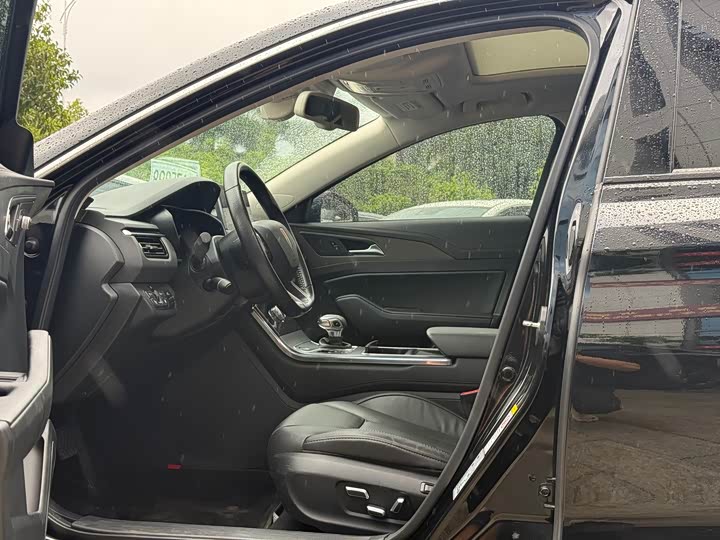 Фото 5 - Hongqi H5