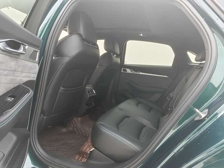 Фото 6 - Geely Preface