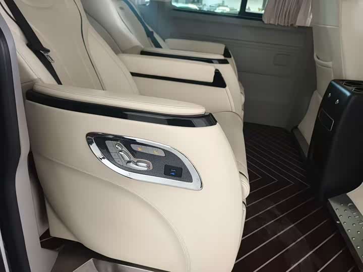 Фото 7 - Volkswagen Caravelle