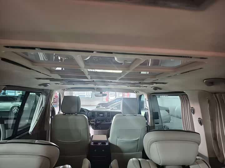Фото 8 - Volkswagen Caravelle