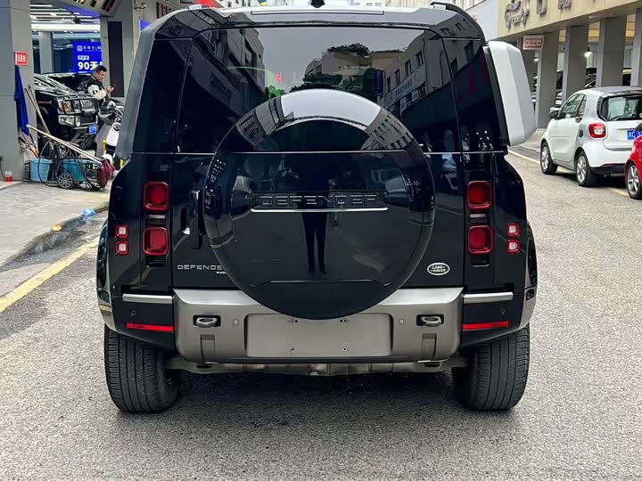 Фото 7 - Land Rover Defender