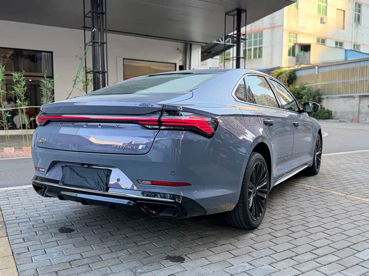 Фото 9 - Geely Preface L