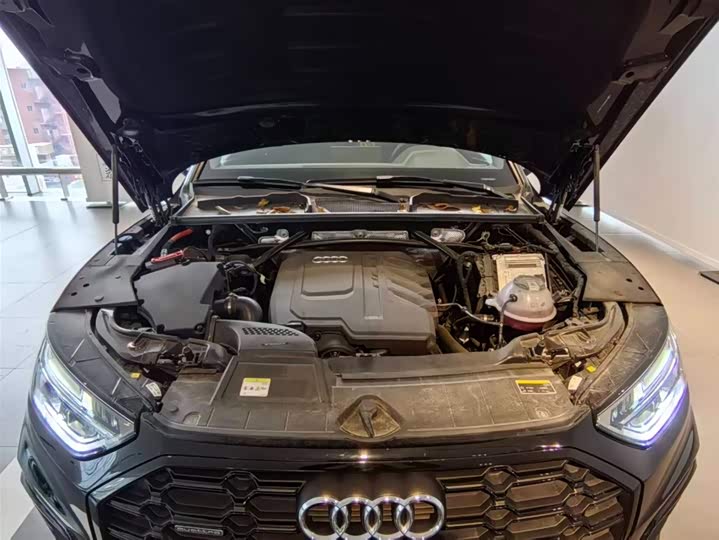Фото 7 - Audi Q5L