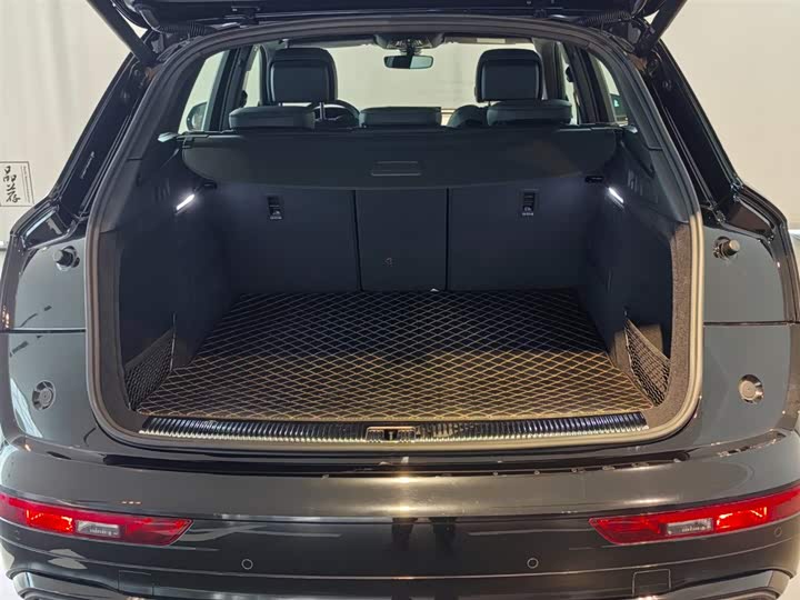 Фото 9 - Audi Q5L