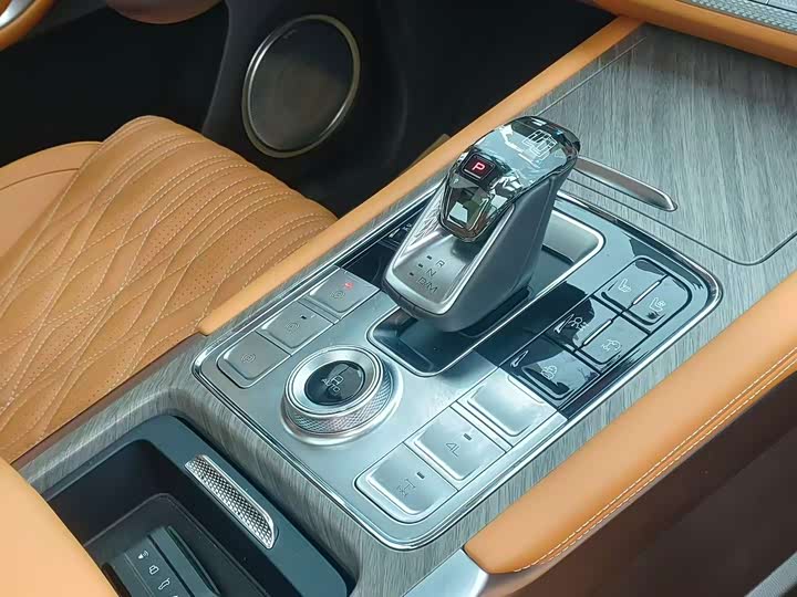 Фото 7 - Tank 500 Hybrid