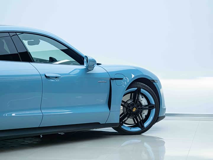 Фото 7 - Porsche Taycan