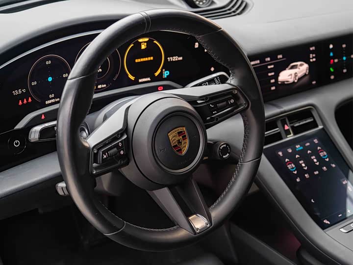 Фото 9 - Porsche Taycan