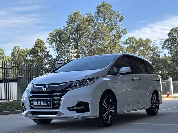 Фото 1 - Honda Odyssey