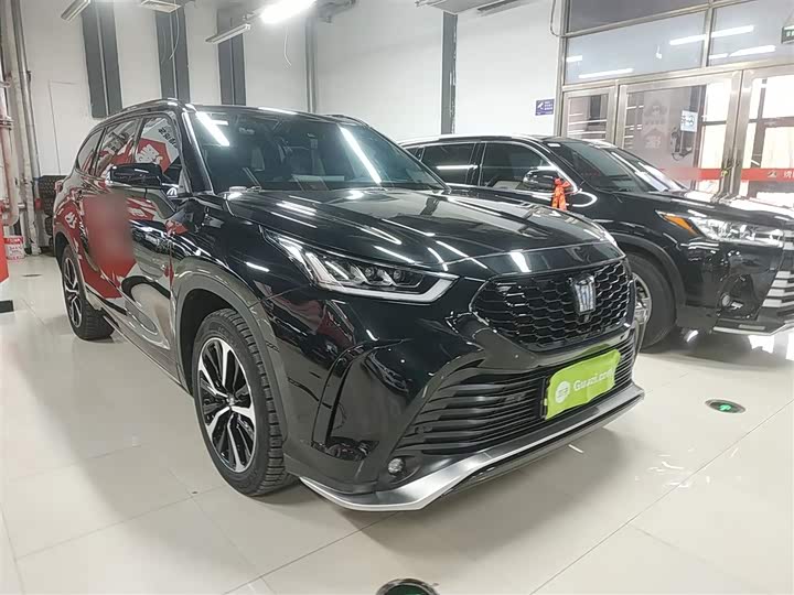 Фото 4 - Toyota Crown Kluger