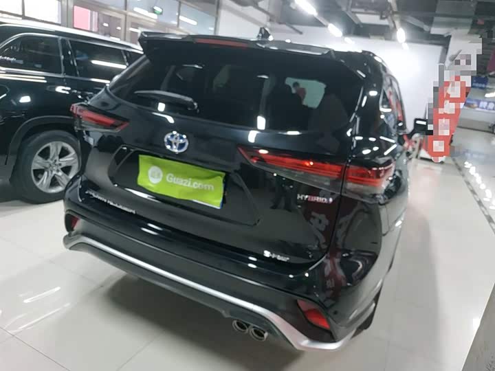 Фото 7 - Toyota Crown Kluger