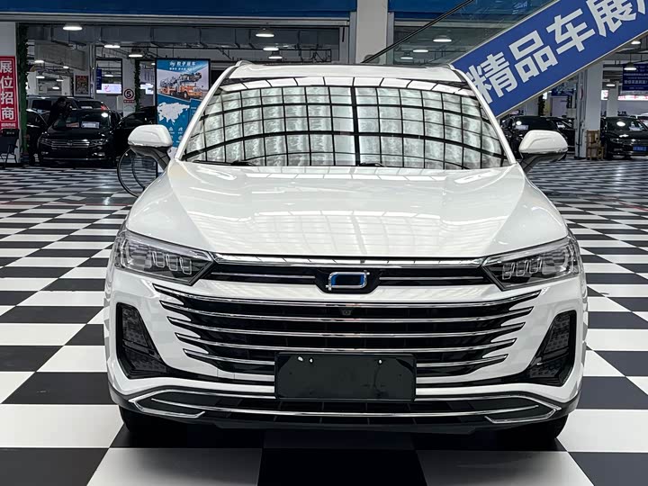 Фото 2 - Bestune T77