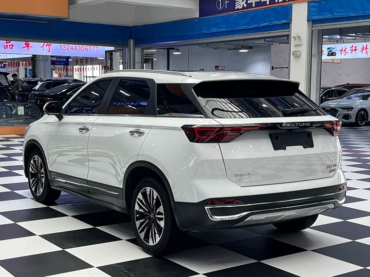 Фото 4 - Bestune T77