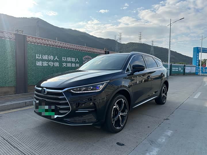 Photo 1 - BYD Tang Hybrid/EV