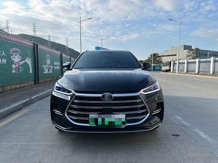 Photo 2 - BYD Tang Hybrid/EV