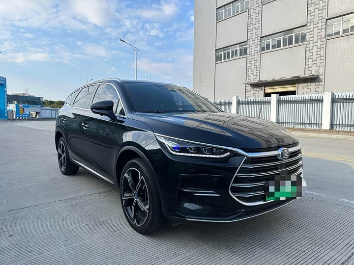 Photo 3 - BYD Tang Hybrid/EV