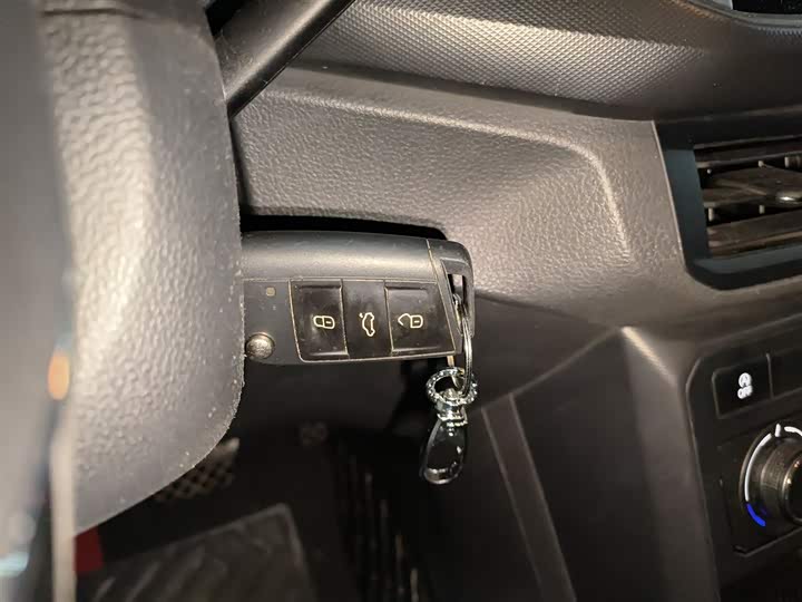 Фото 9 - Volkswagen T-Cross