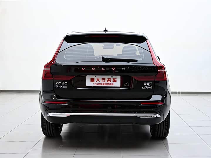 Фото 8 - Volvo XC60