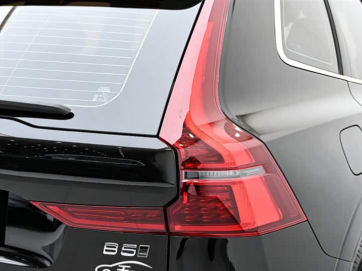 Фото 9 - Volvo XC60