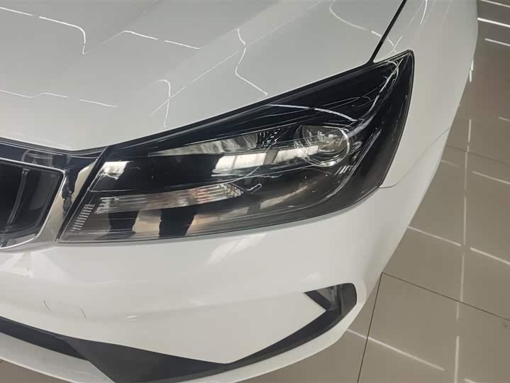 Фото 5 - Geely Emgrand