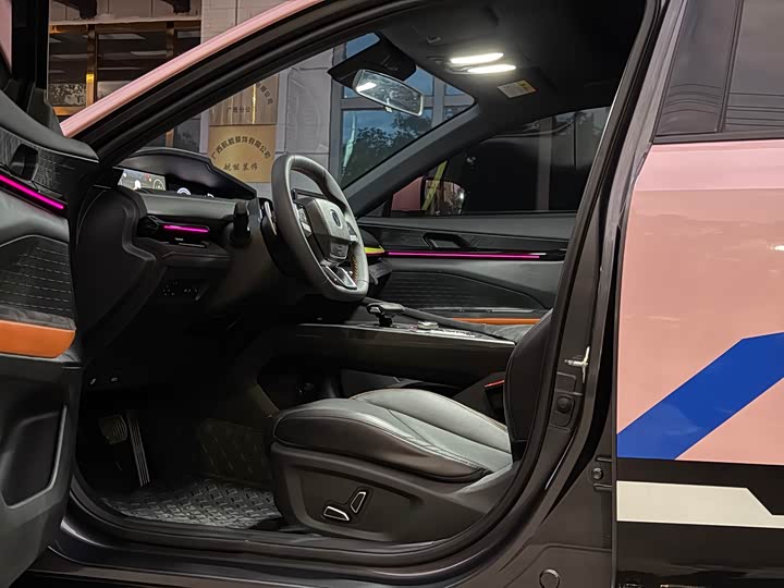 Фото 6 - Changan UNI-V