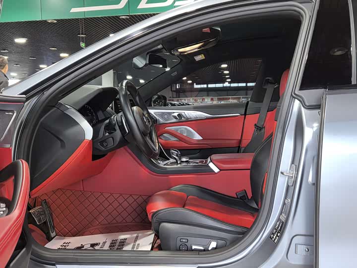 Фото 5 - BMW 8 Series