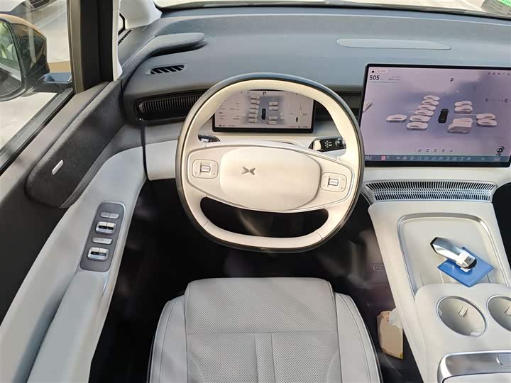 Фото 3 - XPeng X9