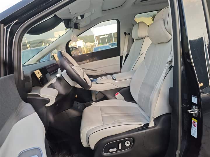 Фото 8 - XPeng X9