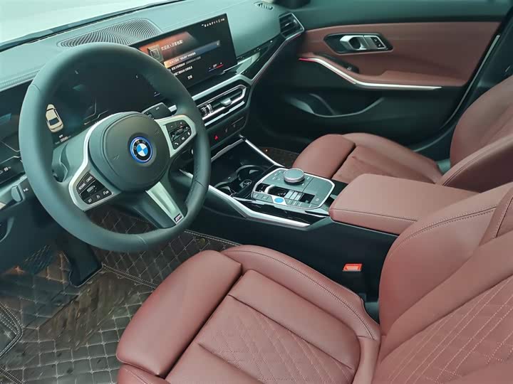 Фото 8 - BMW i3
