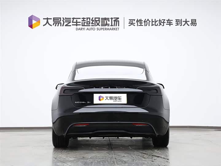 Фото 4 - Tesla Model 3