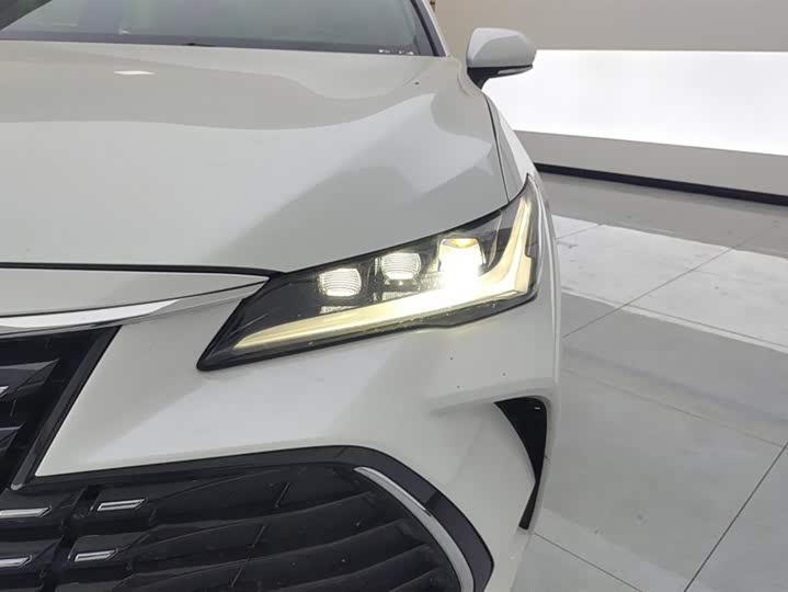 Фото 5 - Toyota Avalon