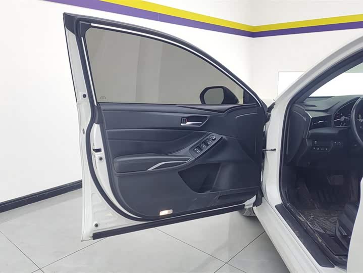 Фото 7 - Toyota Avalon