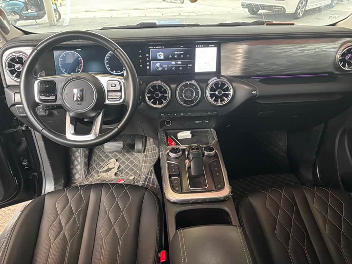 Фото 7 - Tank 300