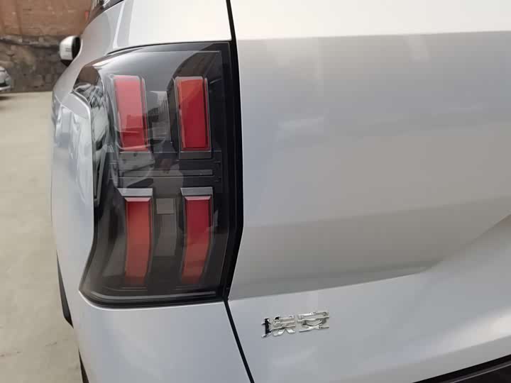 Фото 8 - GAC Aion V