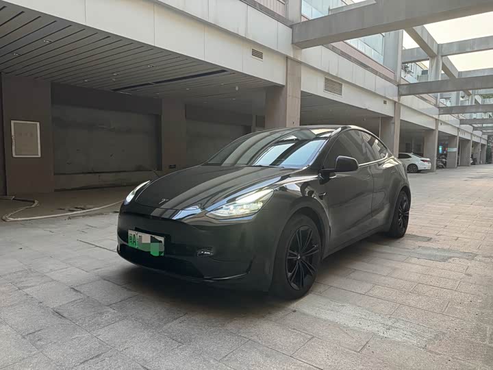 Фото 1 - Tesla Model Y